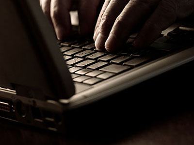 Δαπανούν περισσότερα χρήματα οι «πειρατές» της μουσικής