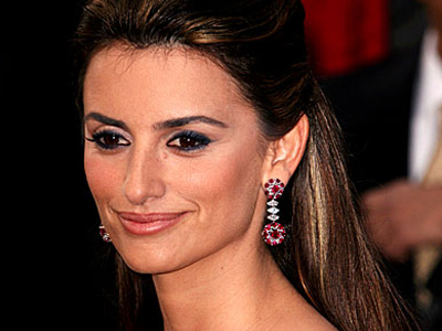 Τι φοράει η Πενέλοπε Κρουζ;