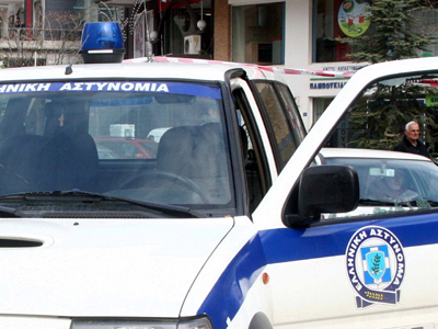 Τη χαράκωσε επειδή τον ζήλευε