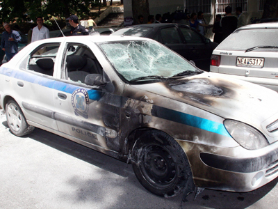 Μολότωφ σε περιπολικό