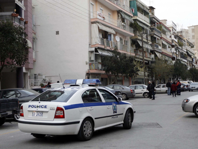 Της άρπαξε το 9 μηνών μωρό της