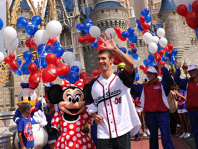 Αποθέωση του Μάικλ Φελπς στη Ντίσνεϊλαντ