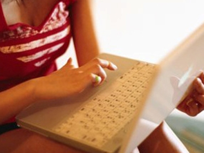 14χρονη κατηγορείται για παιδική πορνογραφία