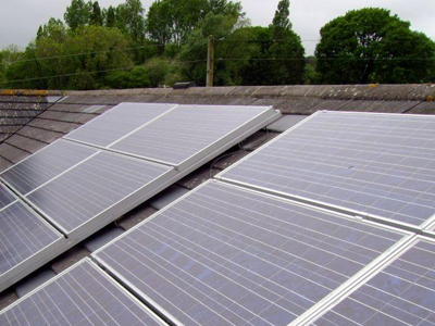 «Πάνε και…ταράτσα» τα φωτοβολταικά