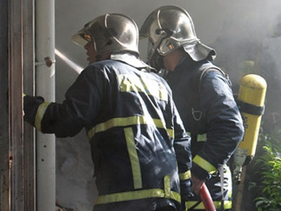 Άγνωστος πυρπόλησε κατάστημα στην Τρίπολη