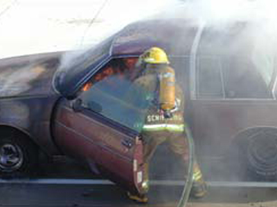 Κουκουλοφόροι πυρπόλησαν αυτοκίνητο εταιρείας σεκιούριτι