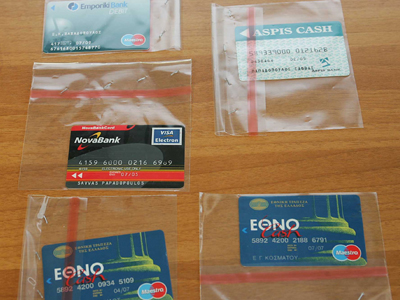 Έκλεβαν πιστωτικές και έκαναν τα ψώνια τους