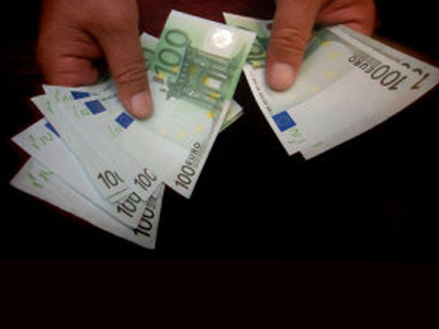 Διακινούσαν πλαστά χαρτονομίσματα των 100 ευρώ