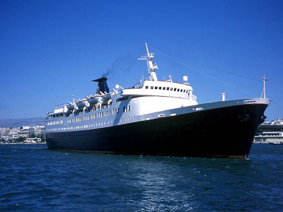 Στη θάλασσα 70χρονος επιβάτης πλοίου