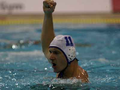 ”Αγκαλιά” με το πρωτάθλημα στο πόλο ο Ολυμπιακός