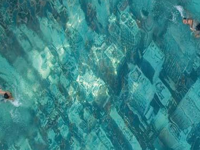 Πόλη βυθισμένη σε πισίνα