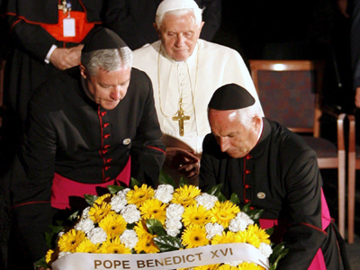 Ο Πάπας σε ιερά μνημεία της Ιερουσαλήμ