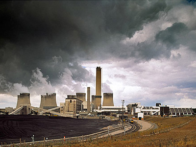 Ομαδικές συλλήψεις σε ηλεκτρικό σταθμό στη Μ. Βρετανία