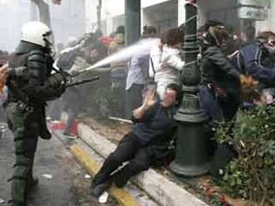 Άρχισε η δίκη του φοιτητή με τα «πράσινα παπούτσια»