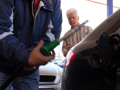 Στα βενζινάδικα της Κρήτης η κυβέρνηση αναστενάζει