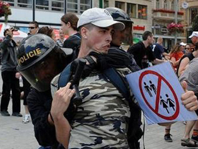 Χάος στην παρέλαση των gay στη Βουλγαρία