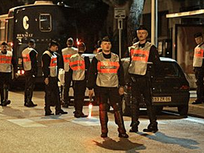 Απέδρασαν κρατούμενοι χρησιμοποιώντας όπλα και εκρηκτικά