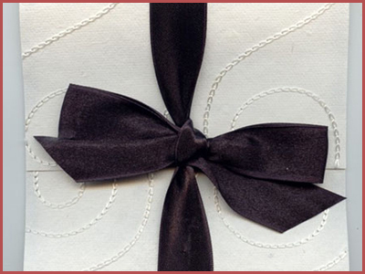 Το προσκλητήριο κοιτάζω και ένα δάκρυ…