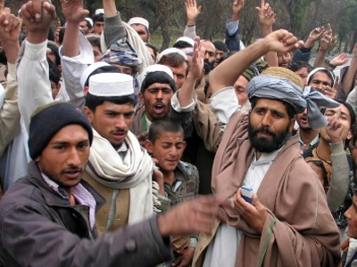 Διαδήλωση διαμαρτυρίας για τους αμερικανικούς βομβαρδισμούς στο Αφγανιστάν