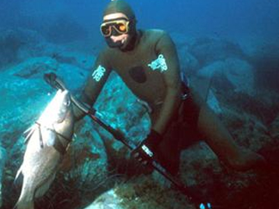 Εντοπίστηκε νεκρός ψαροντουφεκάς