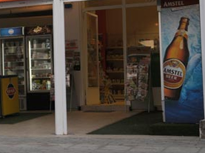 Ληστεία σε ψιλικατζίδικο με λεία… τσιγάρα