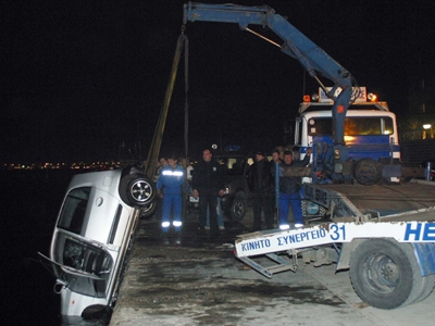 Κοιμήθηκε και έπεσε στη θάλασσα