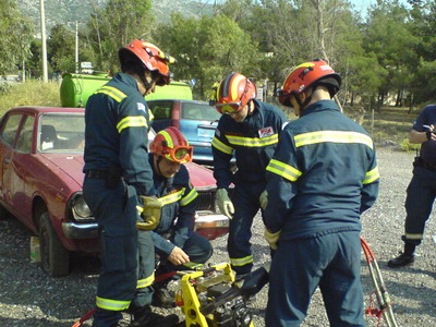 Εμπρηστικές επιθέσεις σε αυτοκίνητα και ΑΤΜ