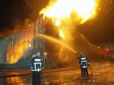 Μολότοφ σε δημοτικό γυμναστήριο στην Φιλοθέη