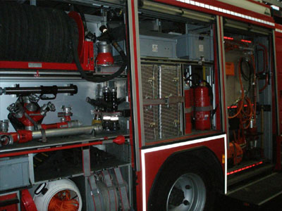 Πυρκαγιά σε συνεργείο στον Άλιμο