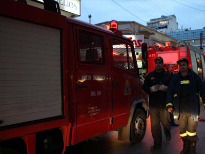 Ζαχαροπλάστης εγκλωβίστηκε σε ασανσέρ