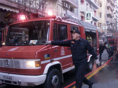 Πυρκαγιά σε πολυκατοικία στη Θεσσαλονίκη
