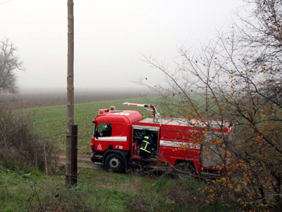 Τρεις τραυματίες από ανατροπή πυροσβεστικού
