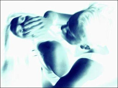 Έβαλε να βιάσουν τη γυναίκα του εραστή της