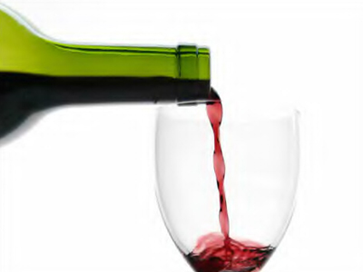 Το κόκκινο κρασί «ασπίδα» για τους καπνιστές