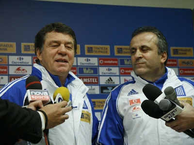 Προβληματισμένος ο Ρεχάγκελ