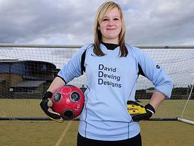 Τερματοφύλακας σκόραρε δύο φορές… με σουτ από την περιοχή της