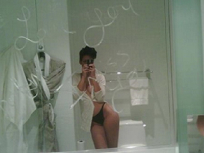 Γυμνές φωτογραφίες της Ριάνα στο διαδίκτυο