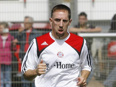 Φαν Μπόμελ: Ο Ριμπερί θέλει Μπαρτσελόνα