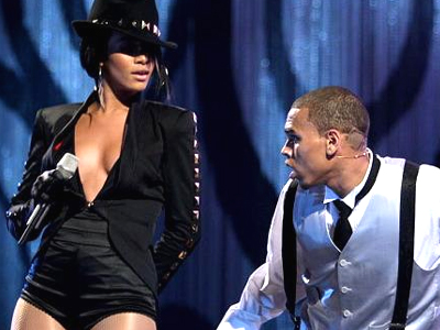 Ο Κρις Μπράουν ζητά συγχώρεση από τη Ριάνα για το ”ξύλο”