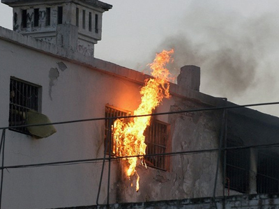 Αιματηρή εξέγερση σε φυλακή του Μεξικού
