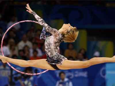 Στο Αζερμπαϊτζάν οι γυμνάστριες της ρυθμικής