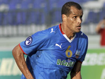 Ανανέωσε στην Μπουνιοντκόρ  ο Ριβάλντο