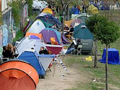 Ουρές για να αποκτήσουν ένα φτηνό σπίτι