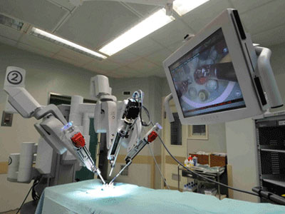 Ανώδυνες και ακίνδυνες επεμβάσεις στη σπονδυλική στήλη με τη βοήθεια της ρομποτικής χειρουργικής