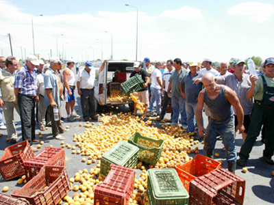 «Ζεσταίνουν τις μηχανές τους» οι ροδακινοπαραγωγοί