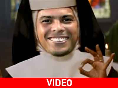 Ο… μοναχός Ρονάλντο και η διάσημη χορωδία του!