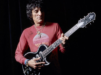 “Γεροντοέρωτας” για τον κιθαρίστα των Rolling Stones