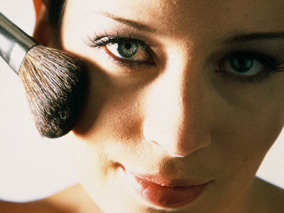 Αναδείξτε τα ζυγωματικά σας με το σωστό ρουζ