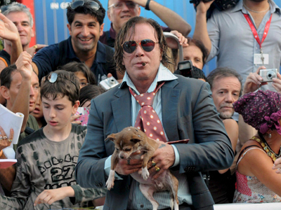 Επιστρέφει στο… ρινγκ ο Μίκι Ρουρκ