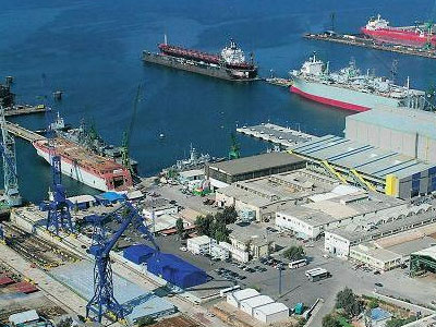 Τραυματίστηκε λιμενεργάτης στον Σκαραμαγκά